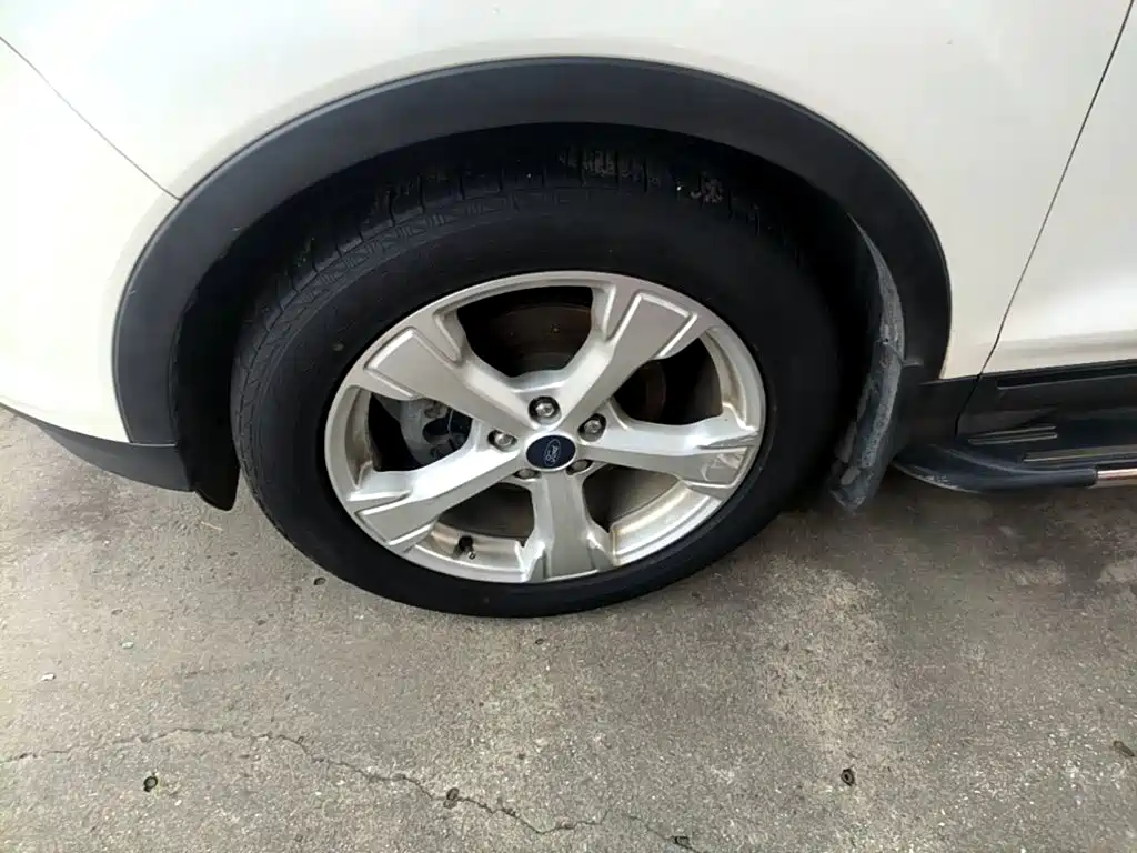 Фото 23 - Ford Kuga