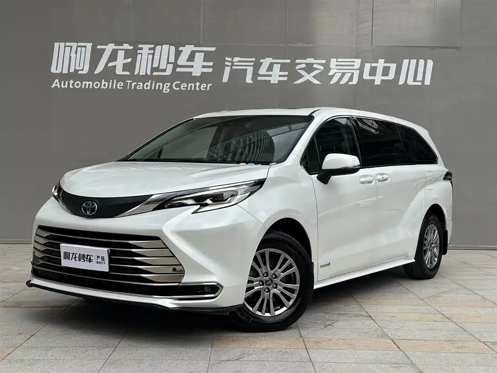 Toyota Sienna 2021 2.5L Hybrid Comfort Edition фото 2