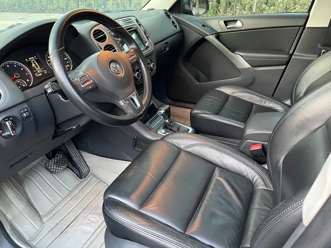 Volkswagen Tiguan 2010 2.0TSI Automatic 4WD Elite фото 11