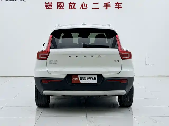 Volvo XC40 2021 Model T4 AWD Smart Drive Fashion Edition — фото 5