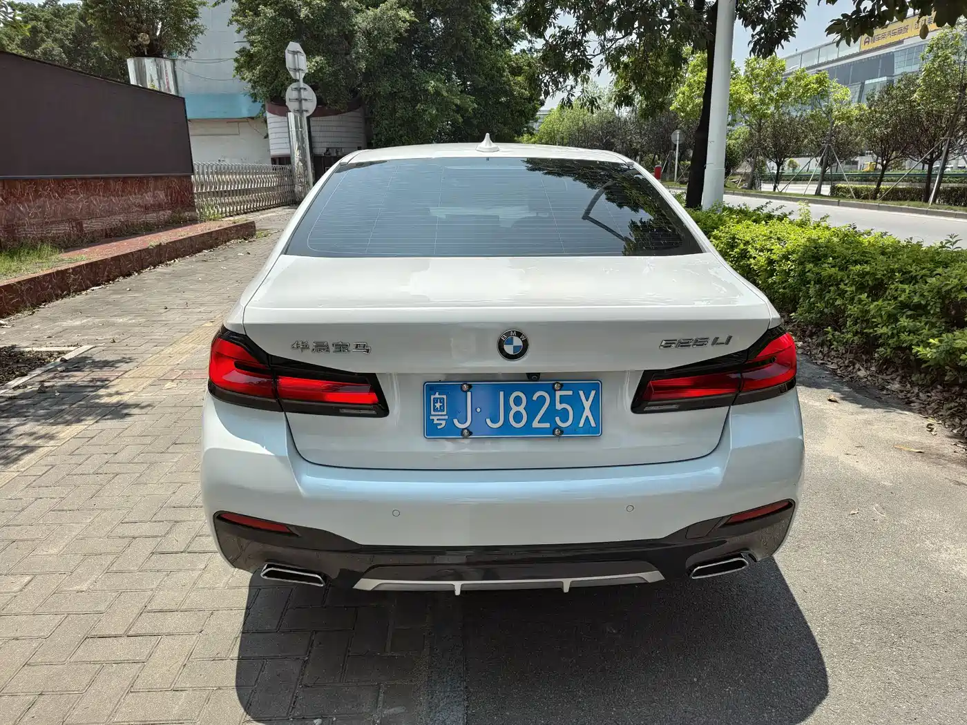 BMW 5 Series 2021 525Li M Sport Package фото 7