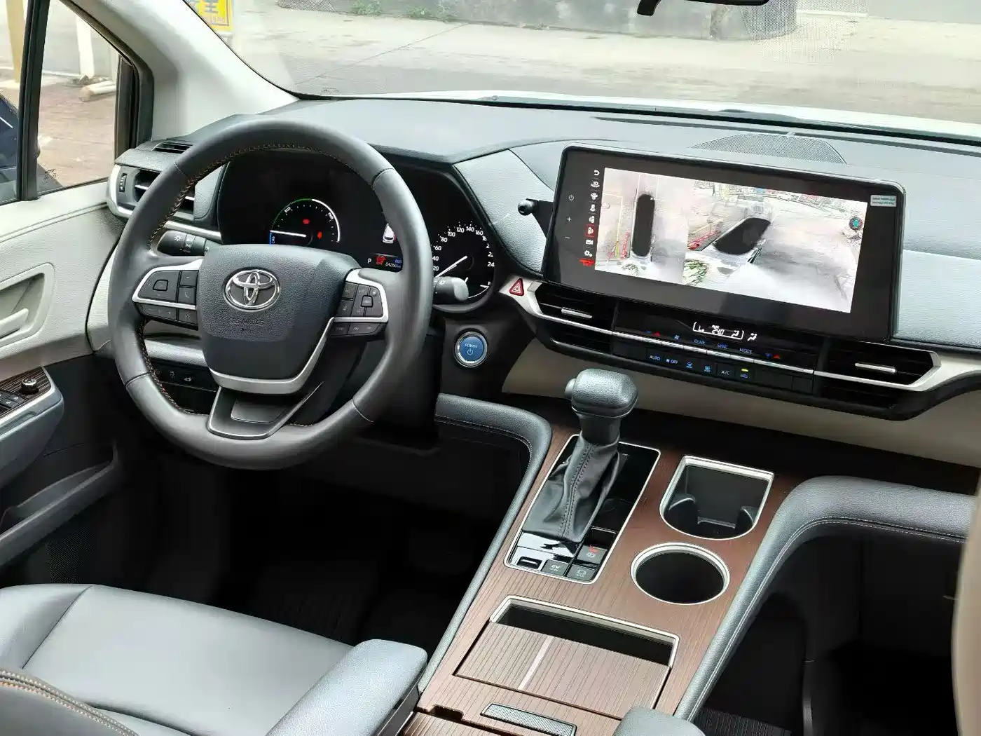 Toyota Sienna 2021 2.5L Hybrid Comfort Edition фото 4