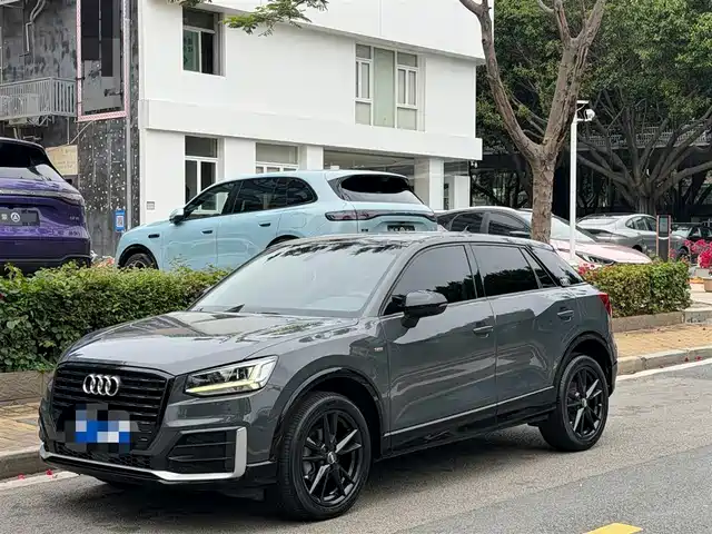 Audi Q2L 2020 35 TFSI Fashion Dynamic Model