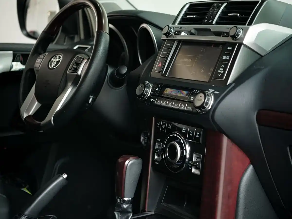 Toyota Prado 2016 3.5L Auto VX NAVI фото 10