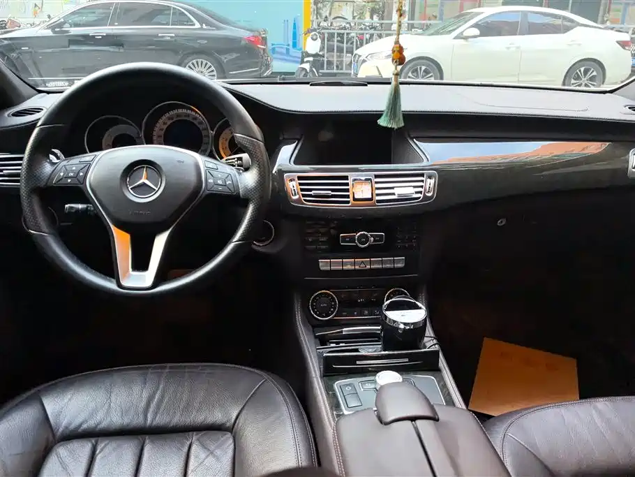 Mercedes-Benz CLS 2012 CLS 300 CGI фото 12