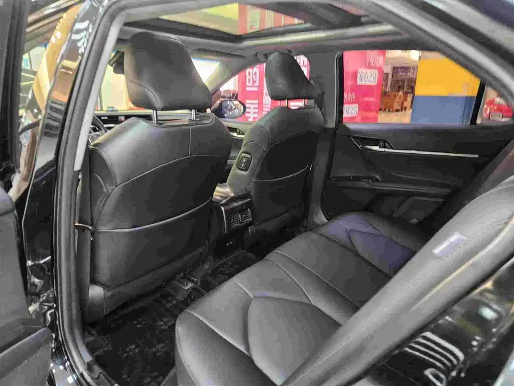 Toyota Camry 2018 2.5G Luxury Edition фото 6