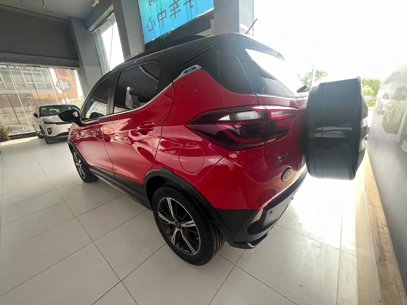 BYD Yuan New Energy 2018 EV360 Smart Connected Cool Edition фото 3