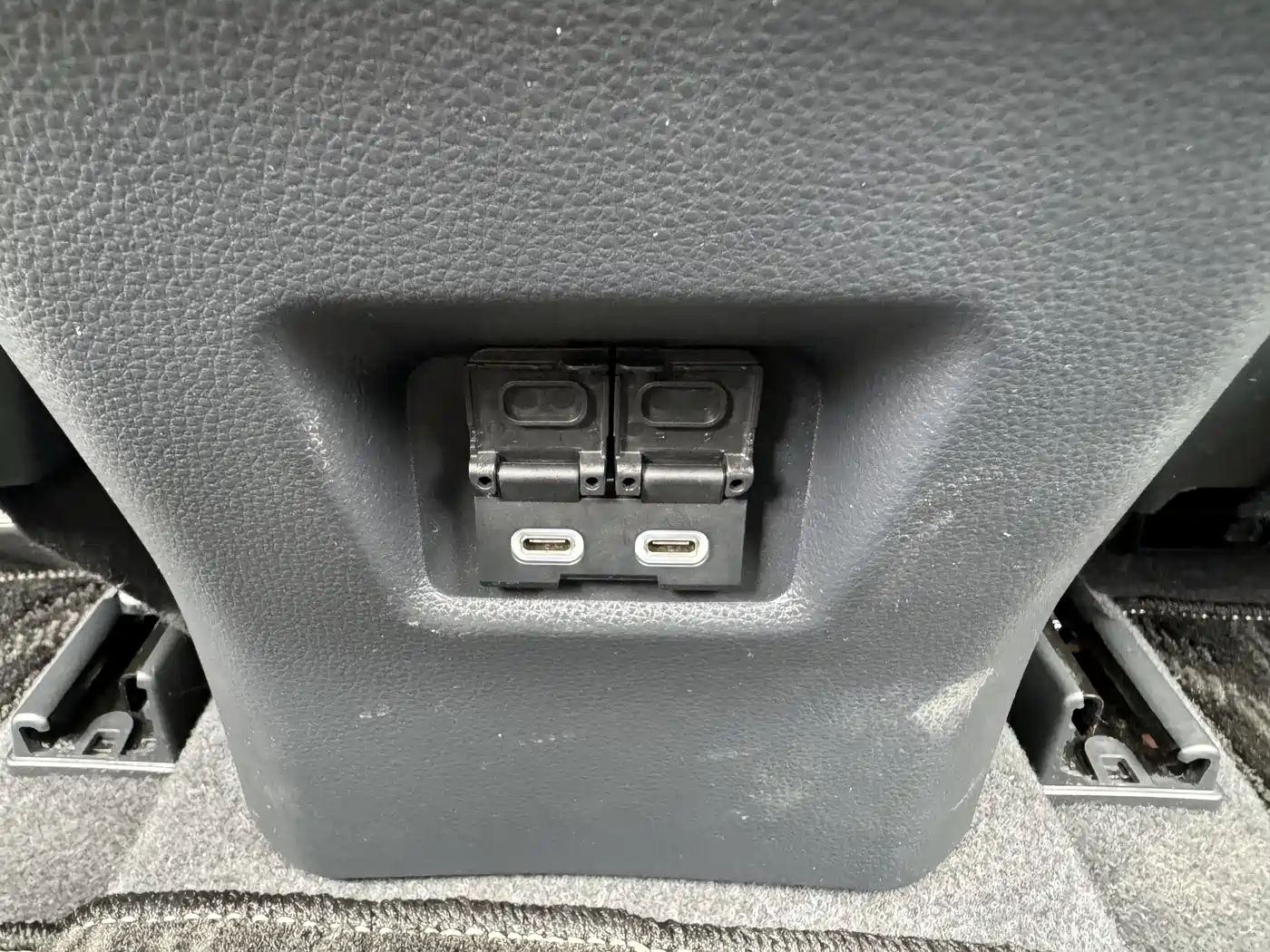 Toyota RAV4 Rongfang 2023 2.0L CVT FWD Style Plus Edition фото 36