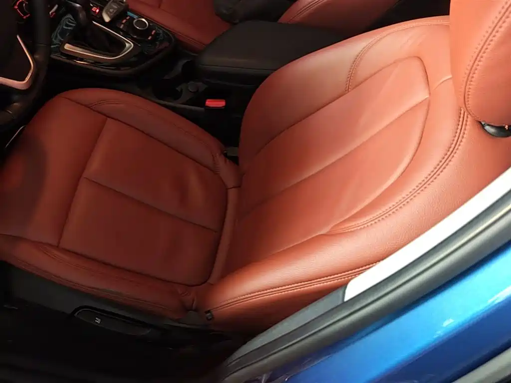 BMW 2 Series Touring 2018 218i Sport Line фото 15
