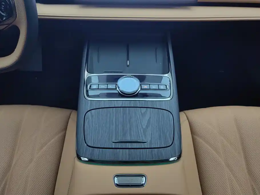 Geely Galaxy Galaxy Xingyao 8 2025 Model 130km EM-i Flagship Edition фото 16