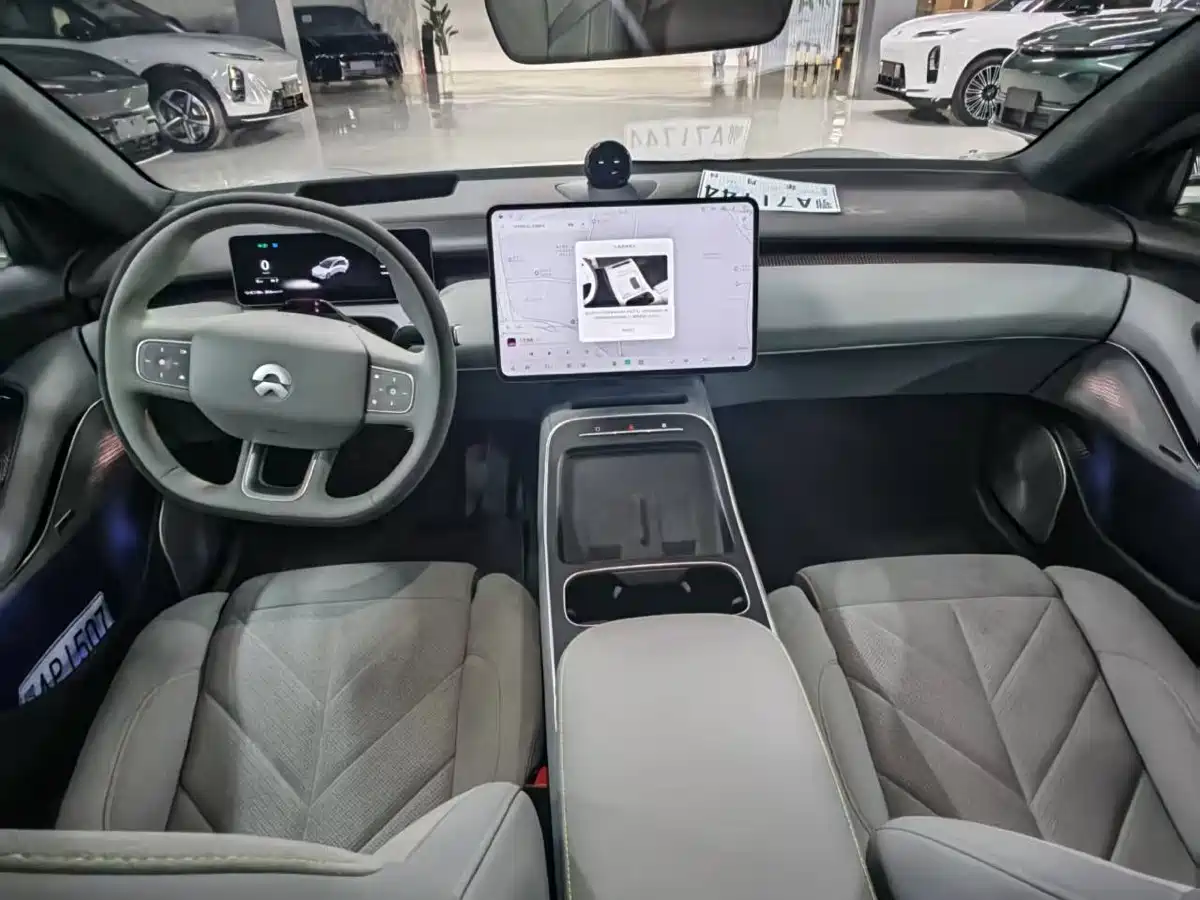 NIO ET5T 2025 Champion Commemorative Edition 100kWh Touring фото 4