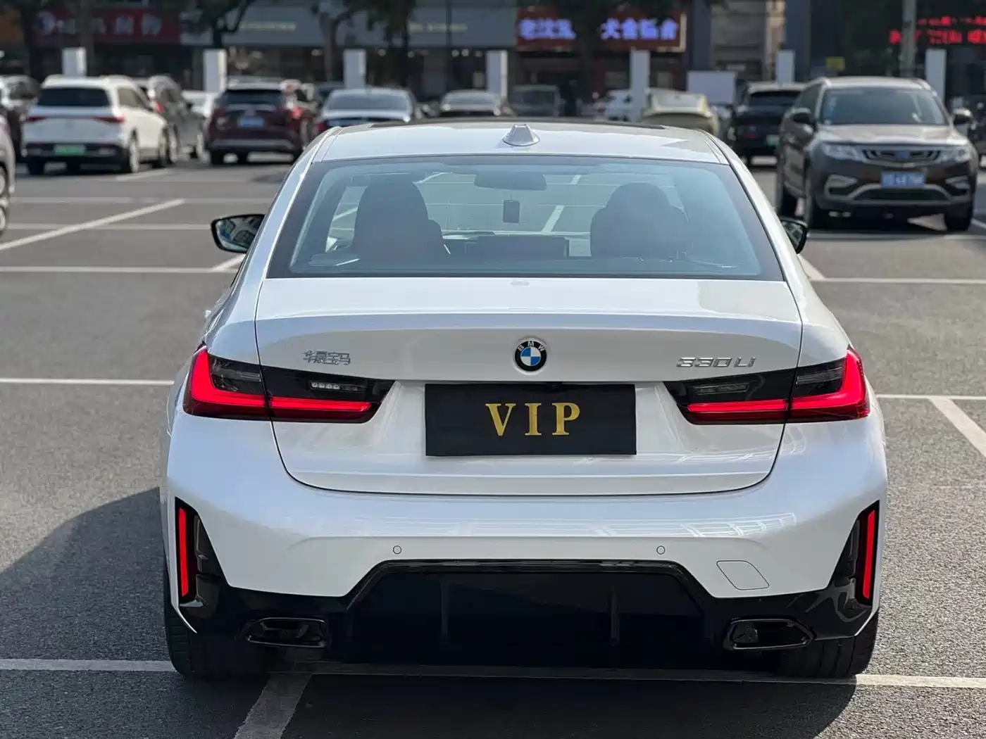 BMW 3 Series 2025 330Li M Sport Night Edition фото 7