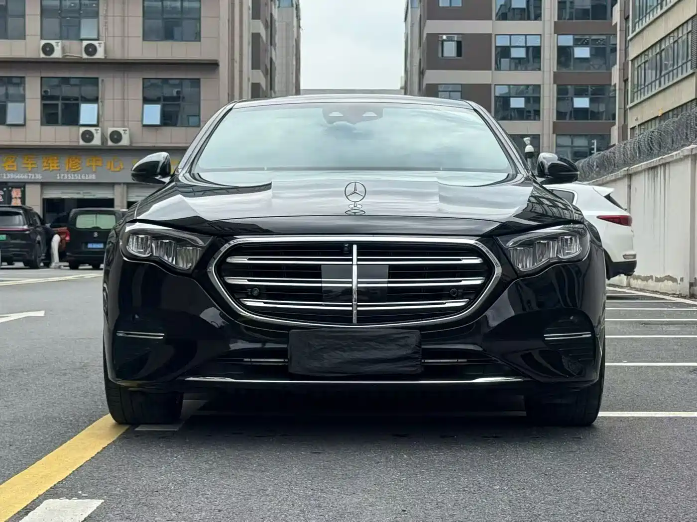 Mercedes-Benz E-Class 2024 Model E 300 L Luxury фото 2