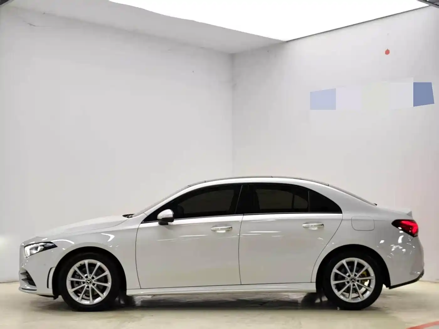 Mercedes-Benz A-Class 2021 A 200 L Sport Sedan Fashion Edition фото 2