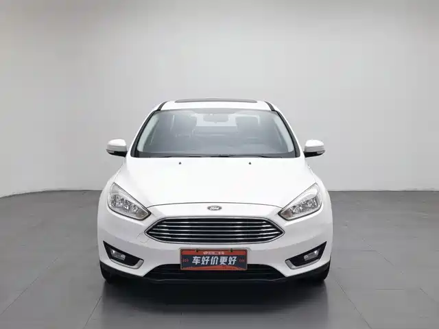Ford Focus 2017 Sedan EcoBoost 180 Automatic Elite — фото 3