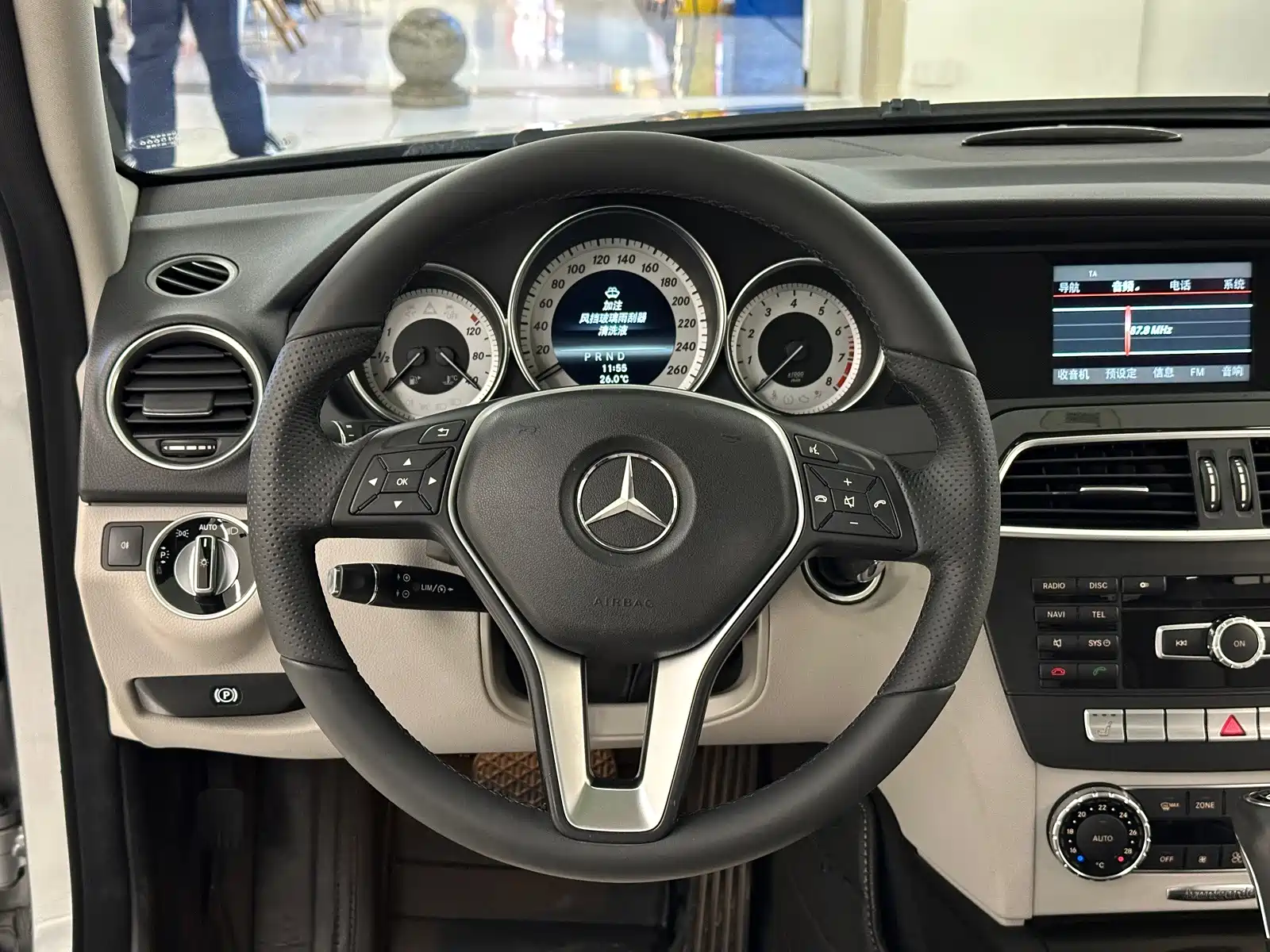 Фото 15 - Mercedes-Benz C-Class
