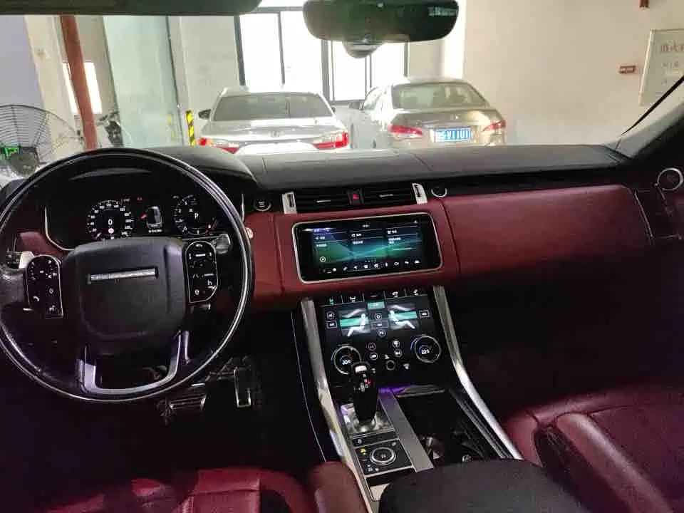 Land Rover Range Rover Sport 2021 3.0 L6 Gloss Black Edition фото 3