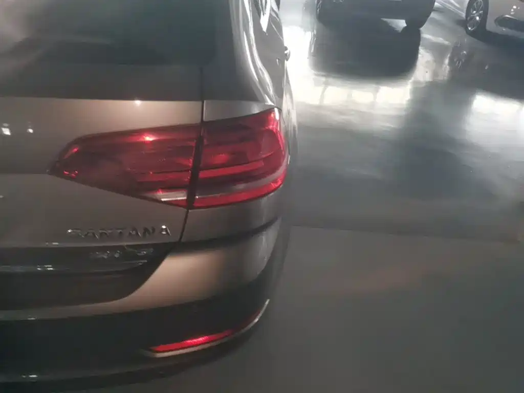 Volkswagen Santana 2015 Gran Santana 230TSI DSG Comfort фото 8