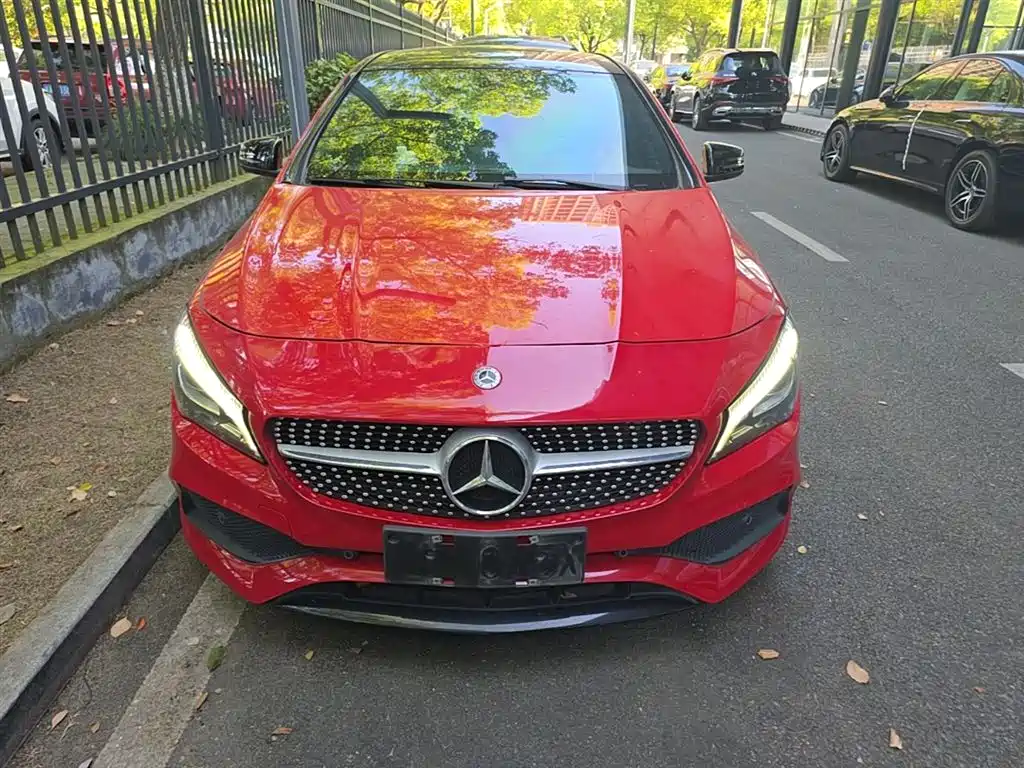 Mercedes-Benz CLA (Import) 2018 CLA 220 4MATIC фото 5