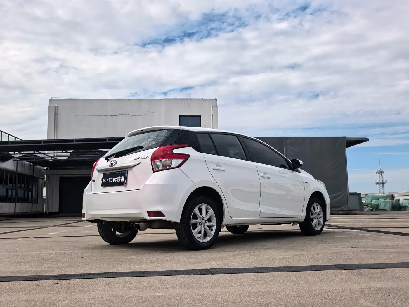 Toyota YARiS L Zhi Xuan 2015 1.5G Auto Sunroof Special Edition фото 10