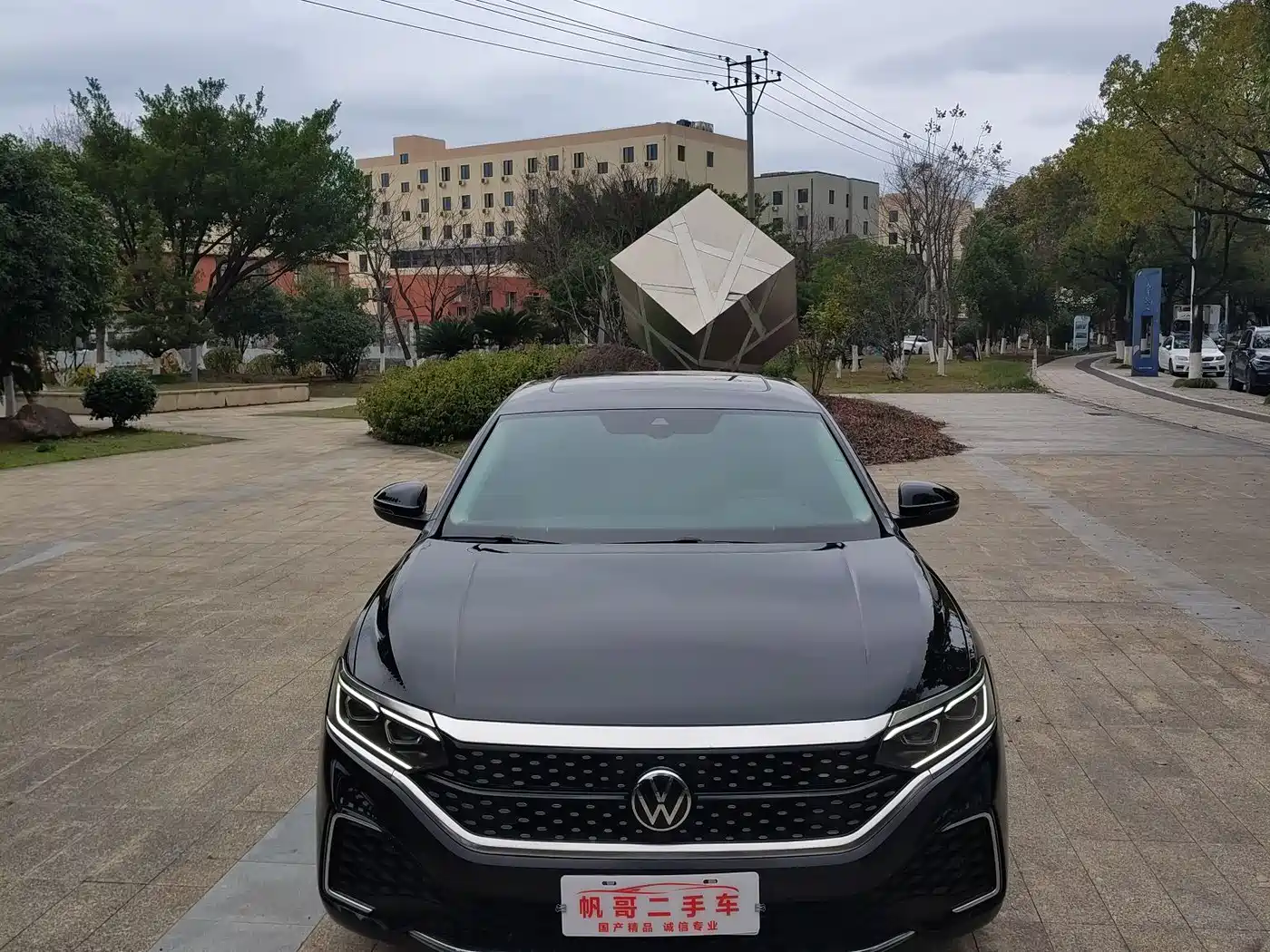 Volkswagen Passat 2022 330TSI Starlight Luxury Edition фото 2