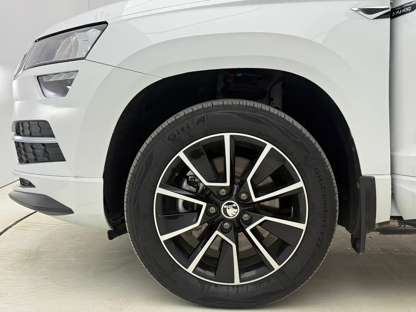 Škoda Karoq 2023 TSI280 Premium Edition фото 9