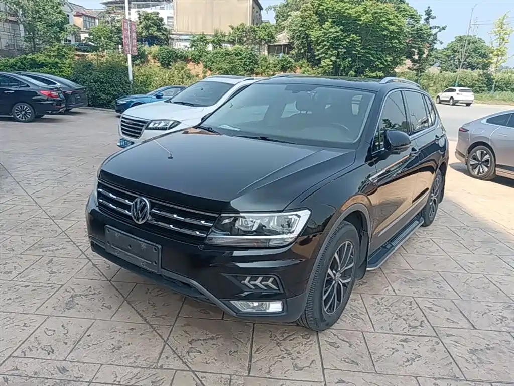 Volkswagen Tiguan L 2018 Facelift 330TSI Automatic 2WD Luxury Edition фото 2