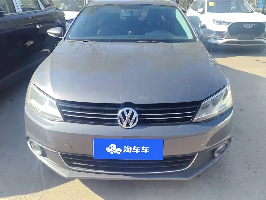Volkswagen Sagitar 2014 Facelift 1.6L Automatic Leading Version фото 2