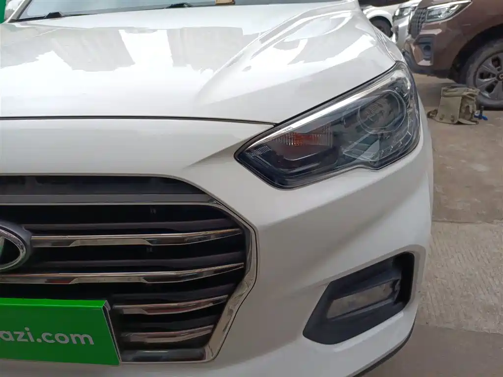 Hyundai Beijing Hyundai ix35 2018 2.0L Automatic 2WD Zhiyong·Enjoyment Edition фото 24