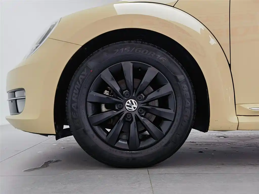 Volkswagen Beetle 2014 1.4TSI Fashion Edition фото 11