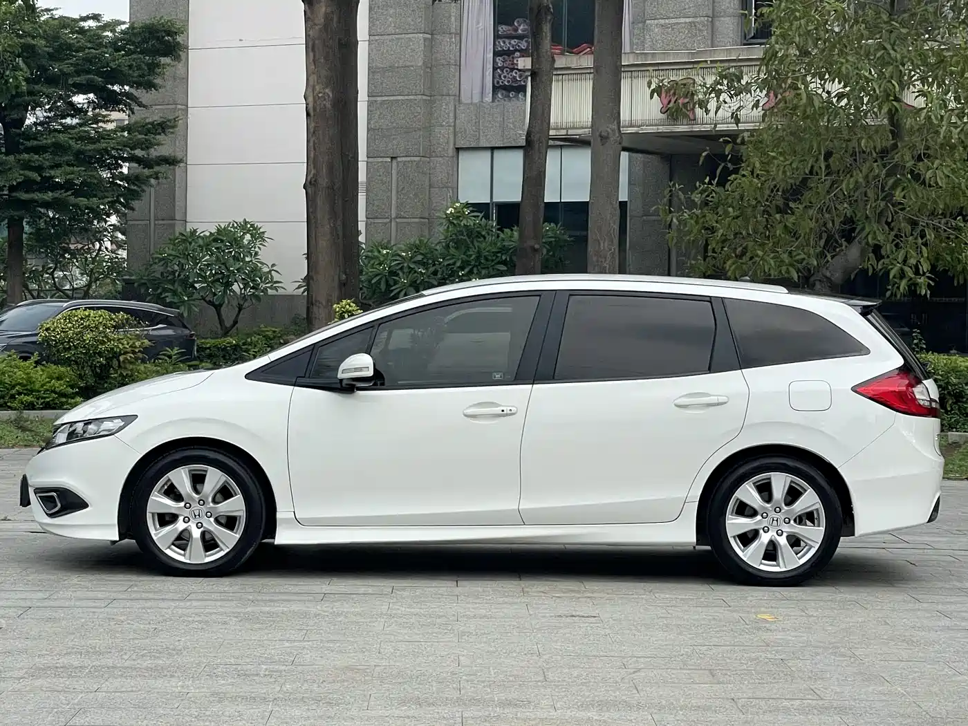 Honda Jade 2014 2013 1.8L Automatic Comfort Edition 5-seater