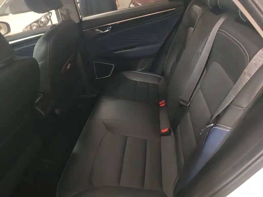 Photo 17 - Geely Emgrand GL