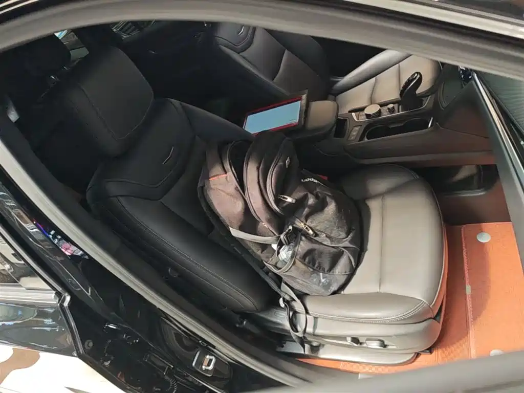 Cadillac XT6 2022 2.0T 7-Seater 4WD Trend Edition фото 25