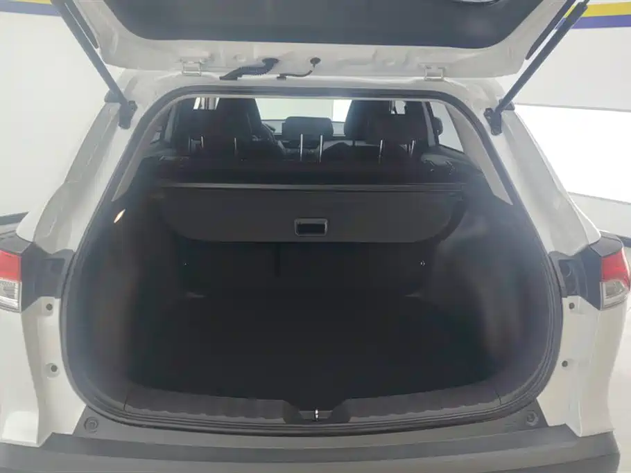 Toyota Corolla Cross 2024 Model 2.0L Pioneer Edition фото 4