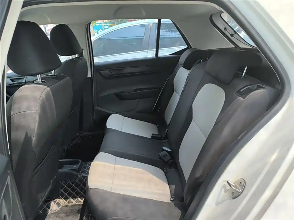Škoda Fabia 2017 1.4L Auto Car Enjoy Edition фото 17