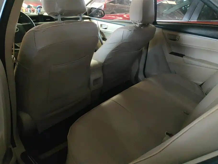 Toyota Corolla 2014 1.6L CVT GL фото 11