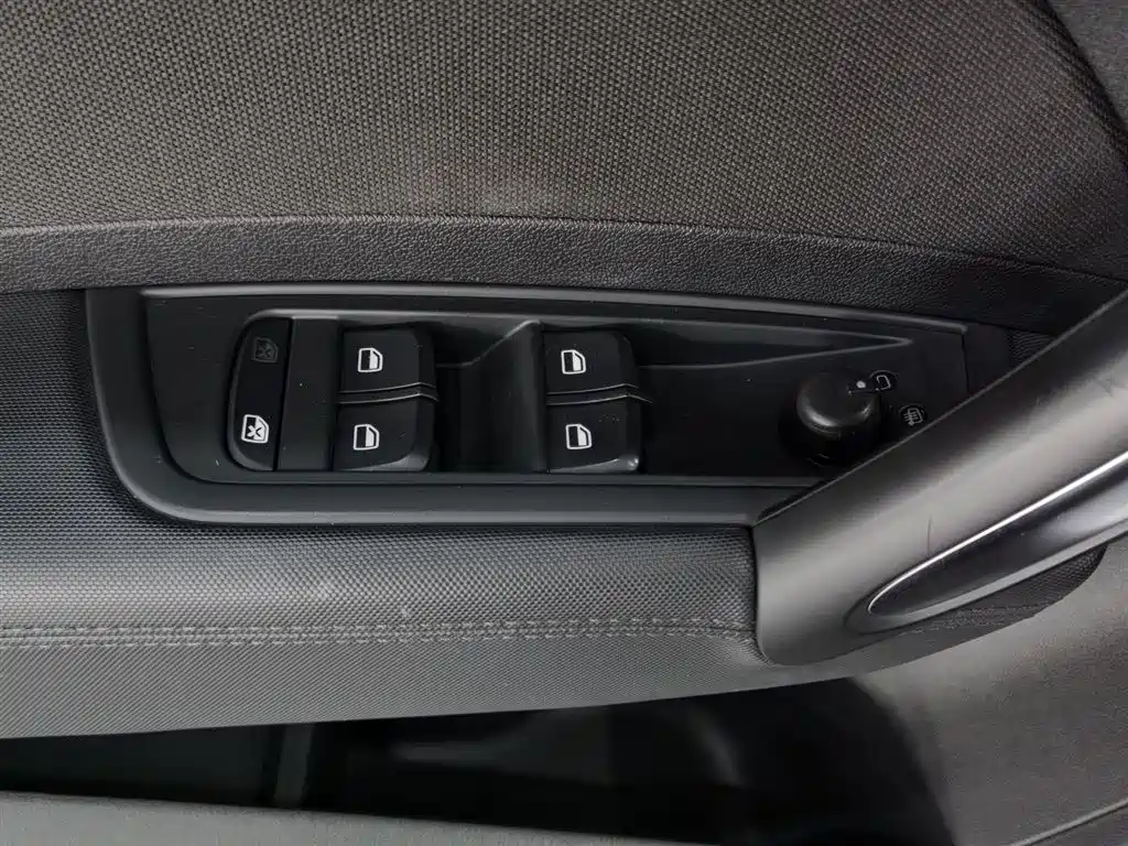 Audi A1 2014 30 TFSI Sportback Comfort фото 9