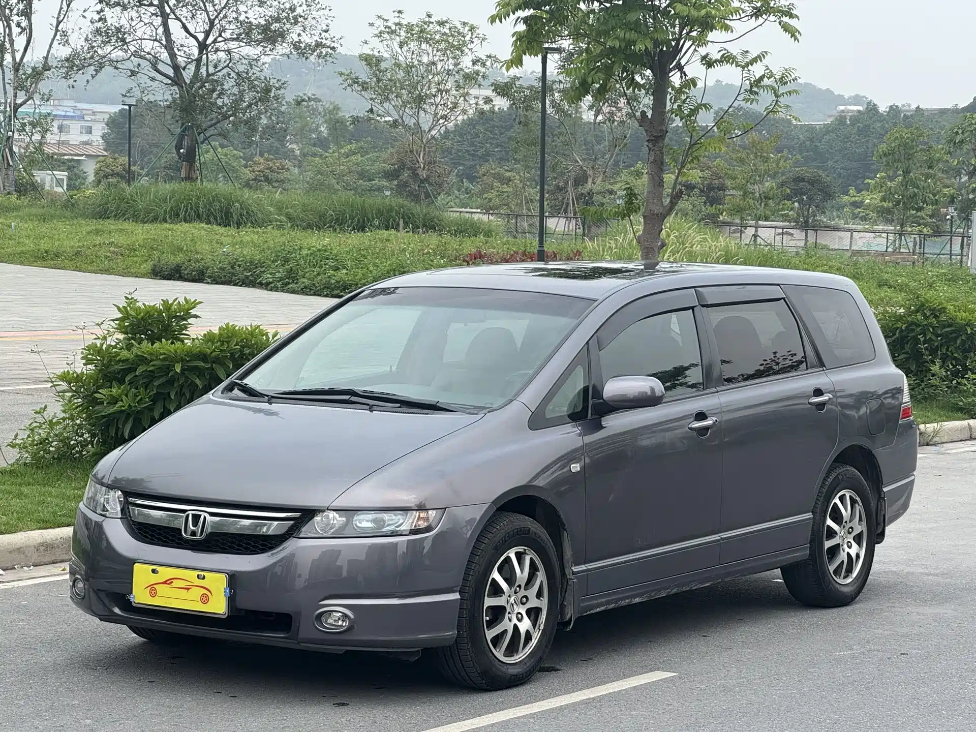 Photo 1 - Honda Odyssey