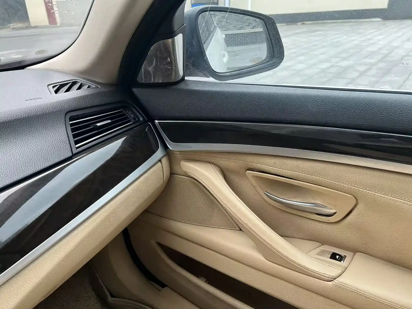 BMW 5 Series 2011 528Li Luxury фото 14