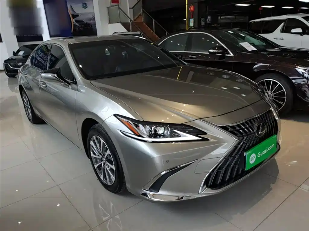 Lexus ES 2021 200 Excellence Edition фото 4