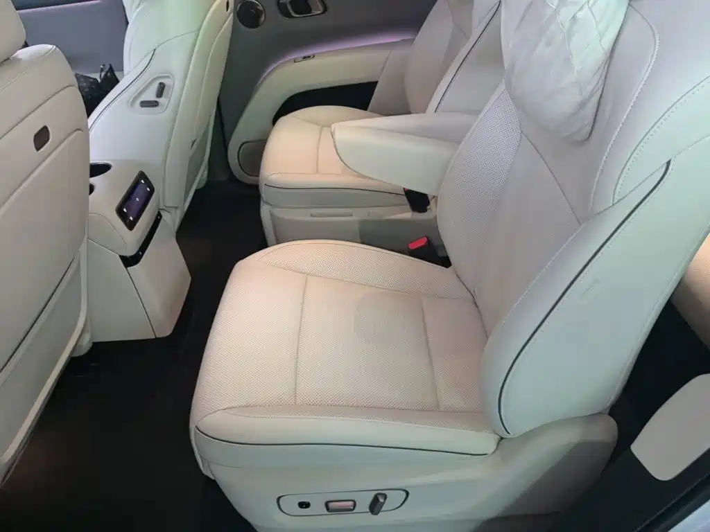 Li Auto Li i8 2025 2025 Standard Edition