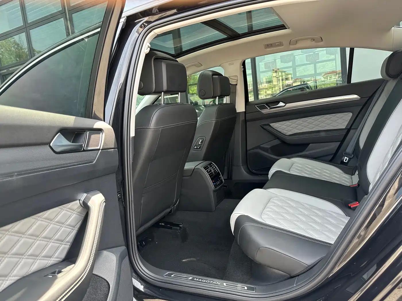 Volkswagen Magotan 2025 Model Public Edition 280TSI DSG Luxury фото 11