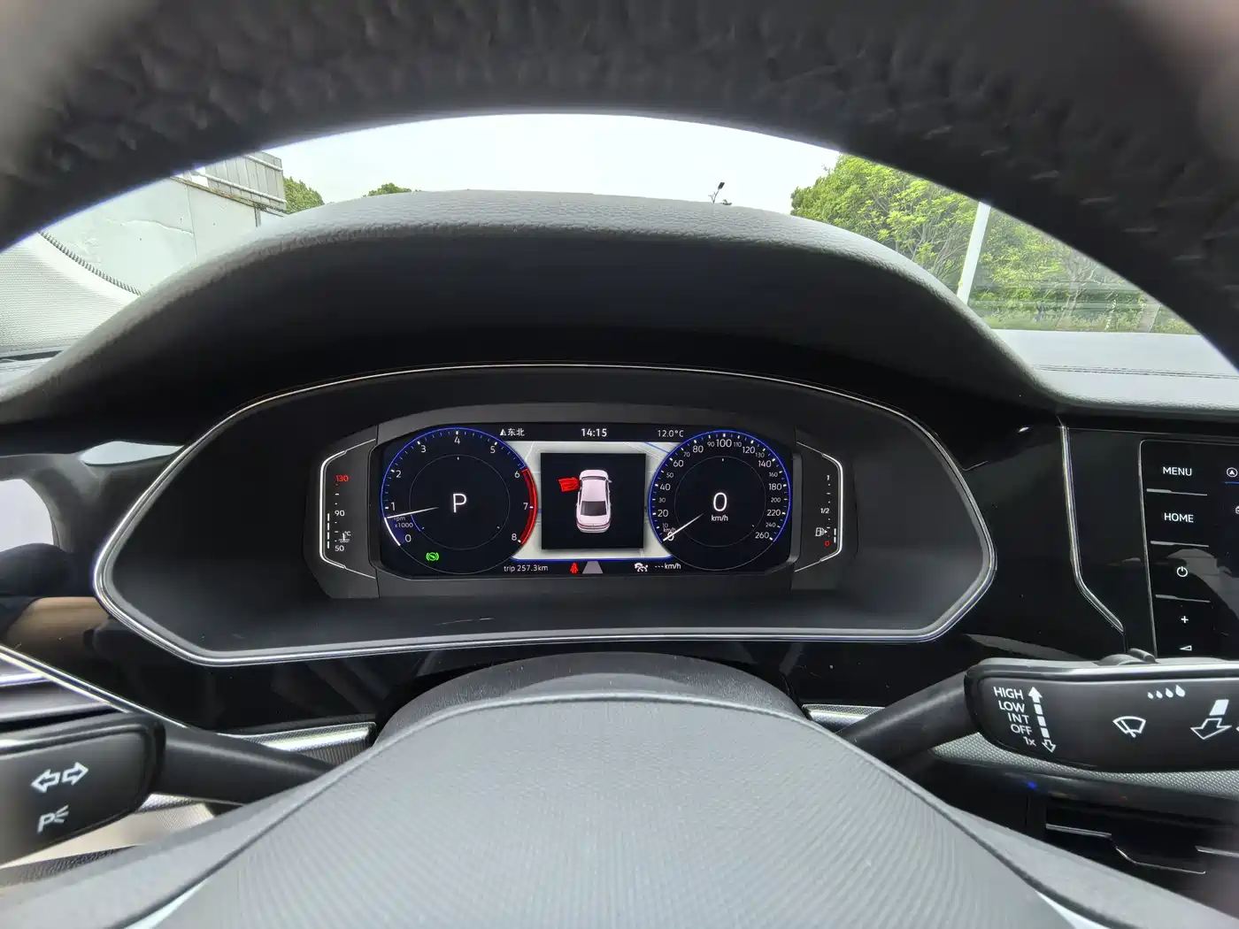 Volkswagen Passat 2023 330TSI Starlight Premium Edition фото 11