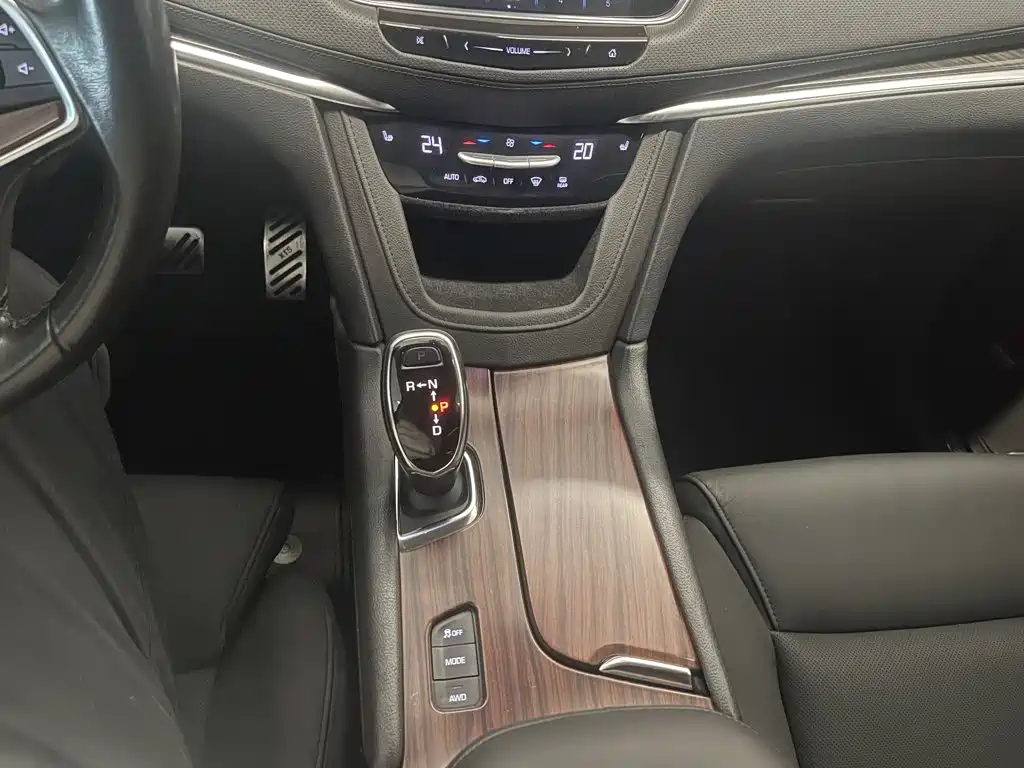 Cadillac XT5 2017 2016 28T AWD Luxury Model