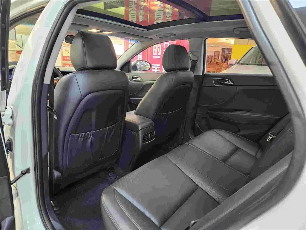 Hyundai Mistra 2016 1.8L Automatic Smart GLS фото 6