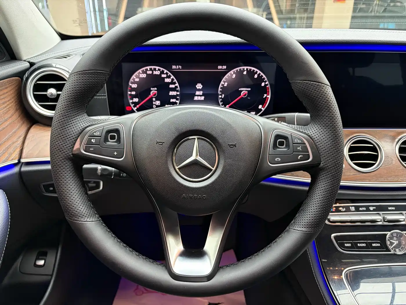 Mercedes-Benz E-Class 2016 E 200 L фото 8