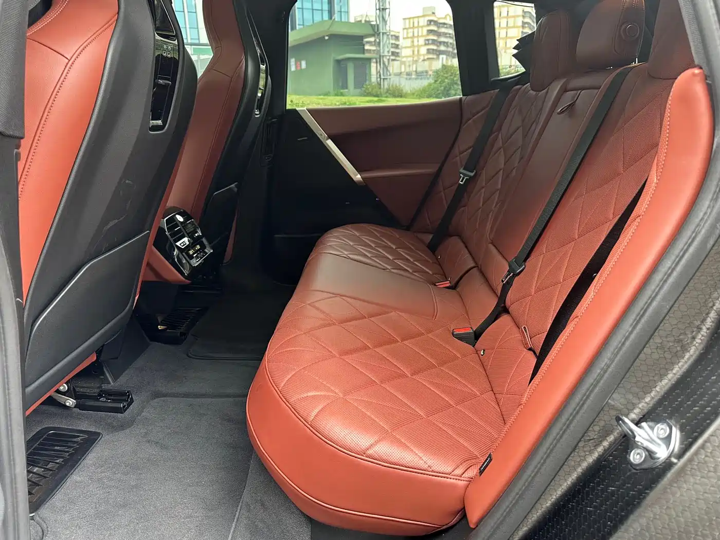 BMW iX 2023 xDrive50 фото 9