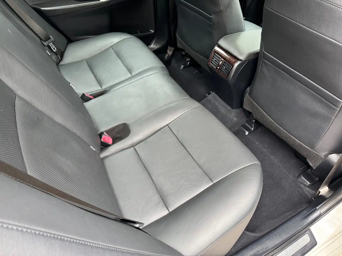 Toyota Camry 2015 2.0G Leading Edition фото 10