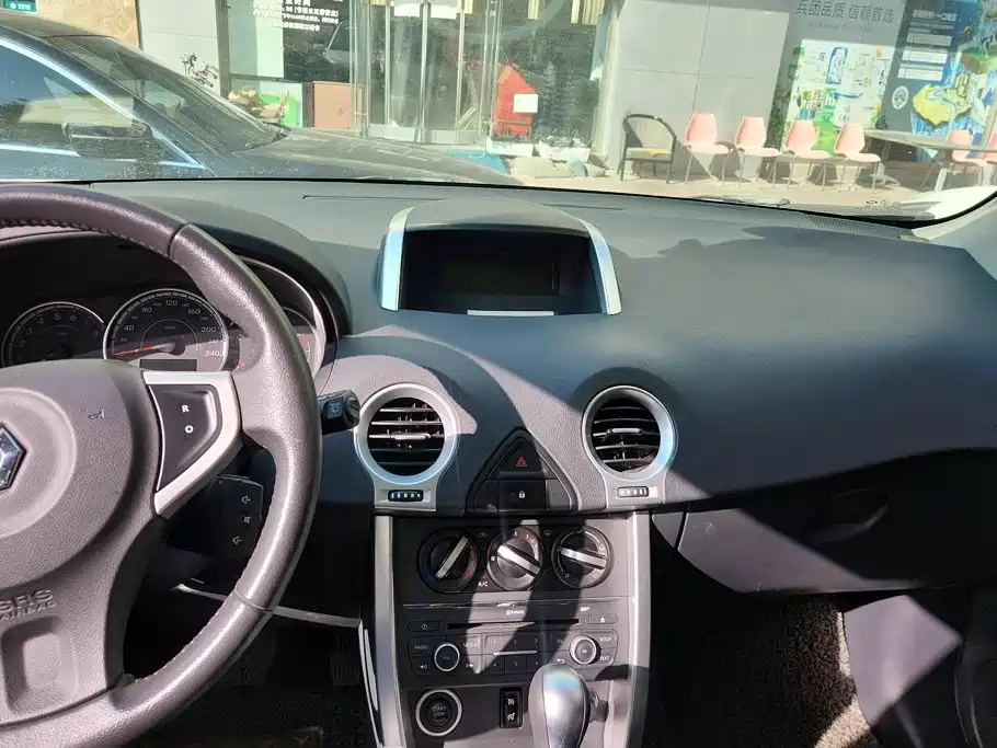 صورة 13 - Renault Koleos (Import)