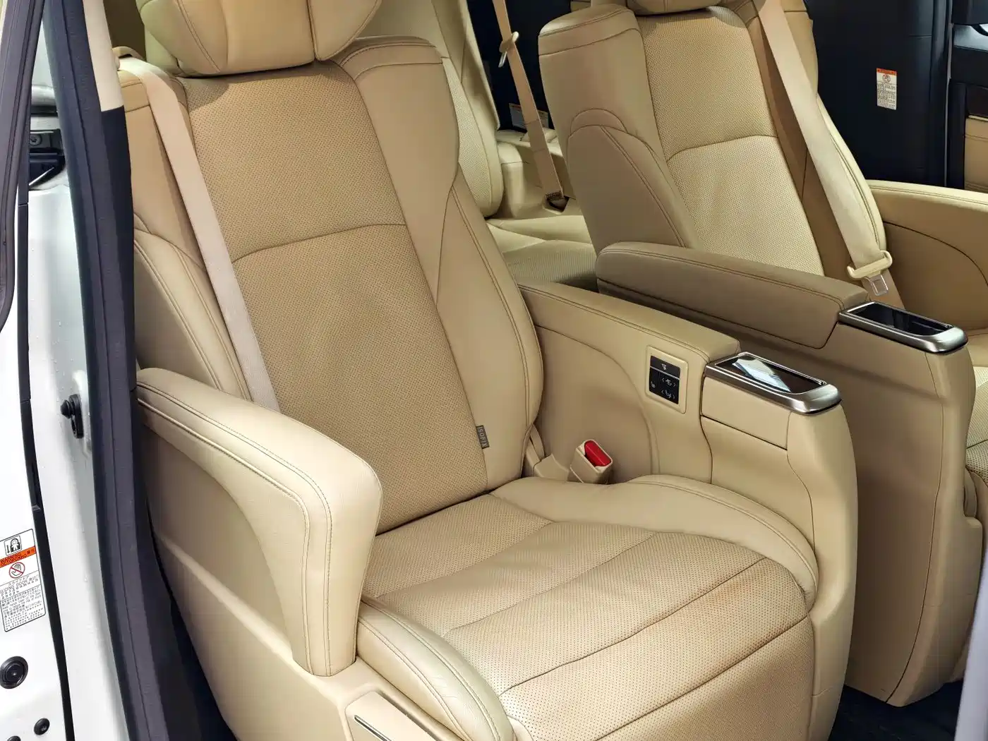 Toyota Alphard 2018 Facelift 3.5L Luxury Edition фото 18